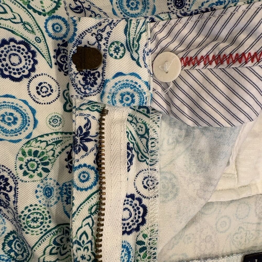 Lands End Women's Shorts Size 14 Chino Paisley Cotton Stretch Mid Rise 7" inseam - Picture 9 of 10